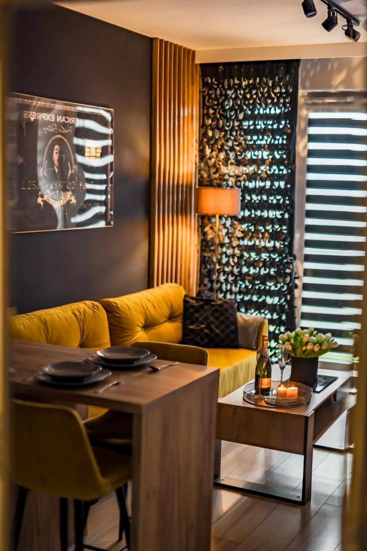 American Express Apartment *